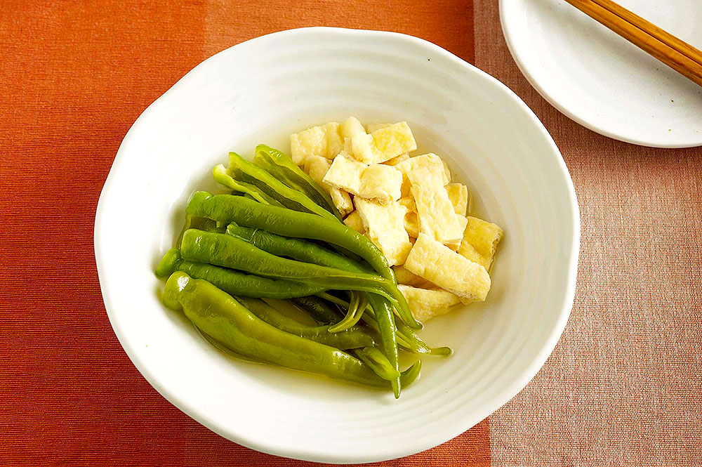 万願寺唐辛子と油揚げの炊いたん